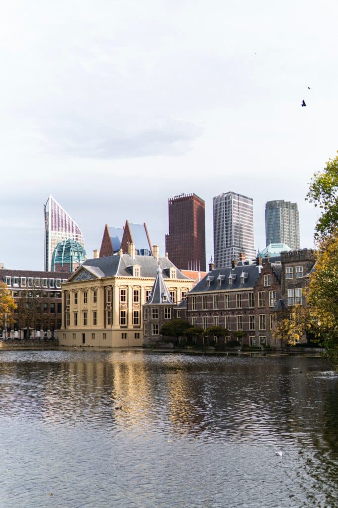 the binnenhof and Mauritshuis museum in the hague