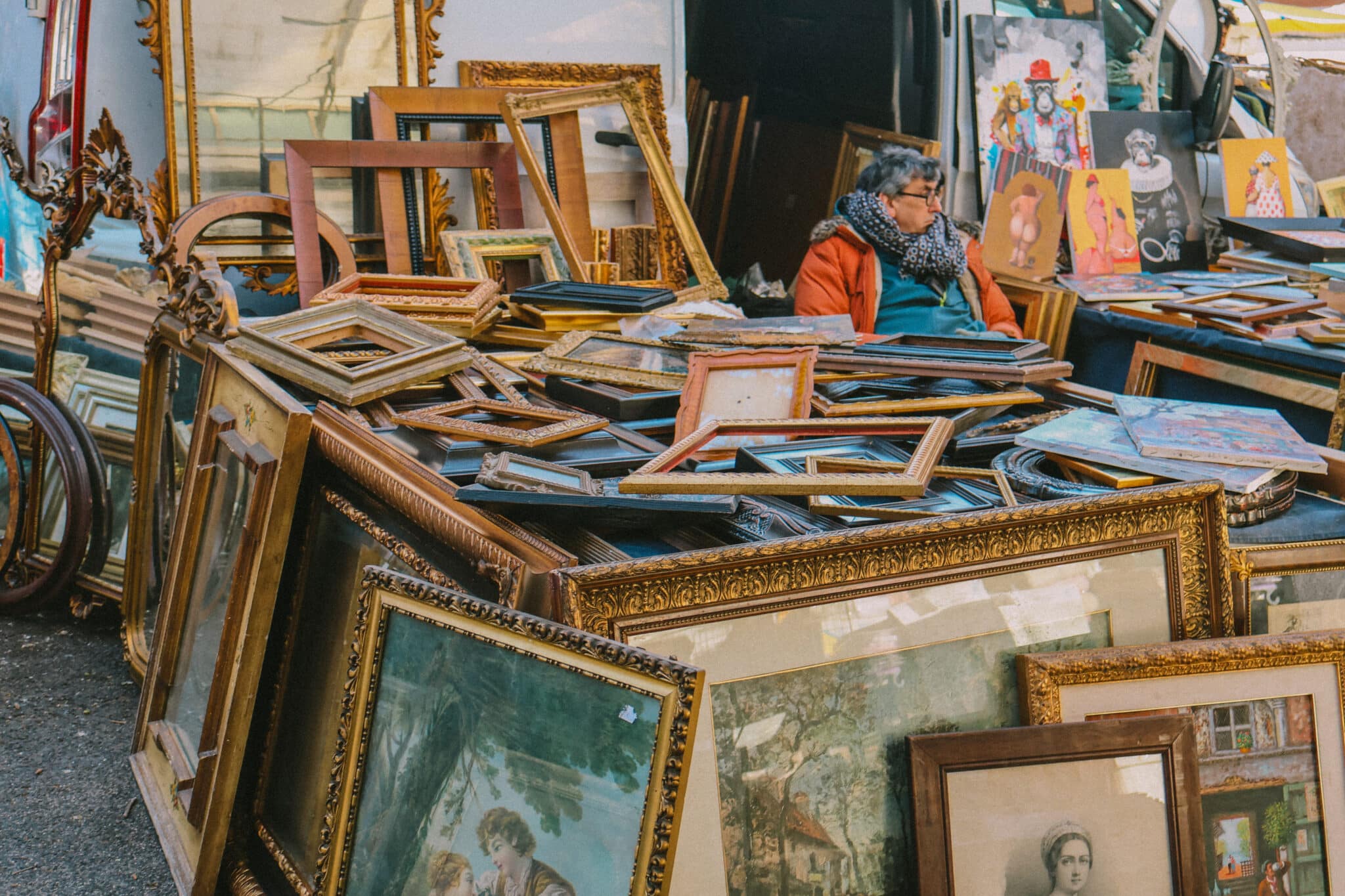 Rome flea market scene, antique frames and art for sale. Jet2CityBreak inspiration.